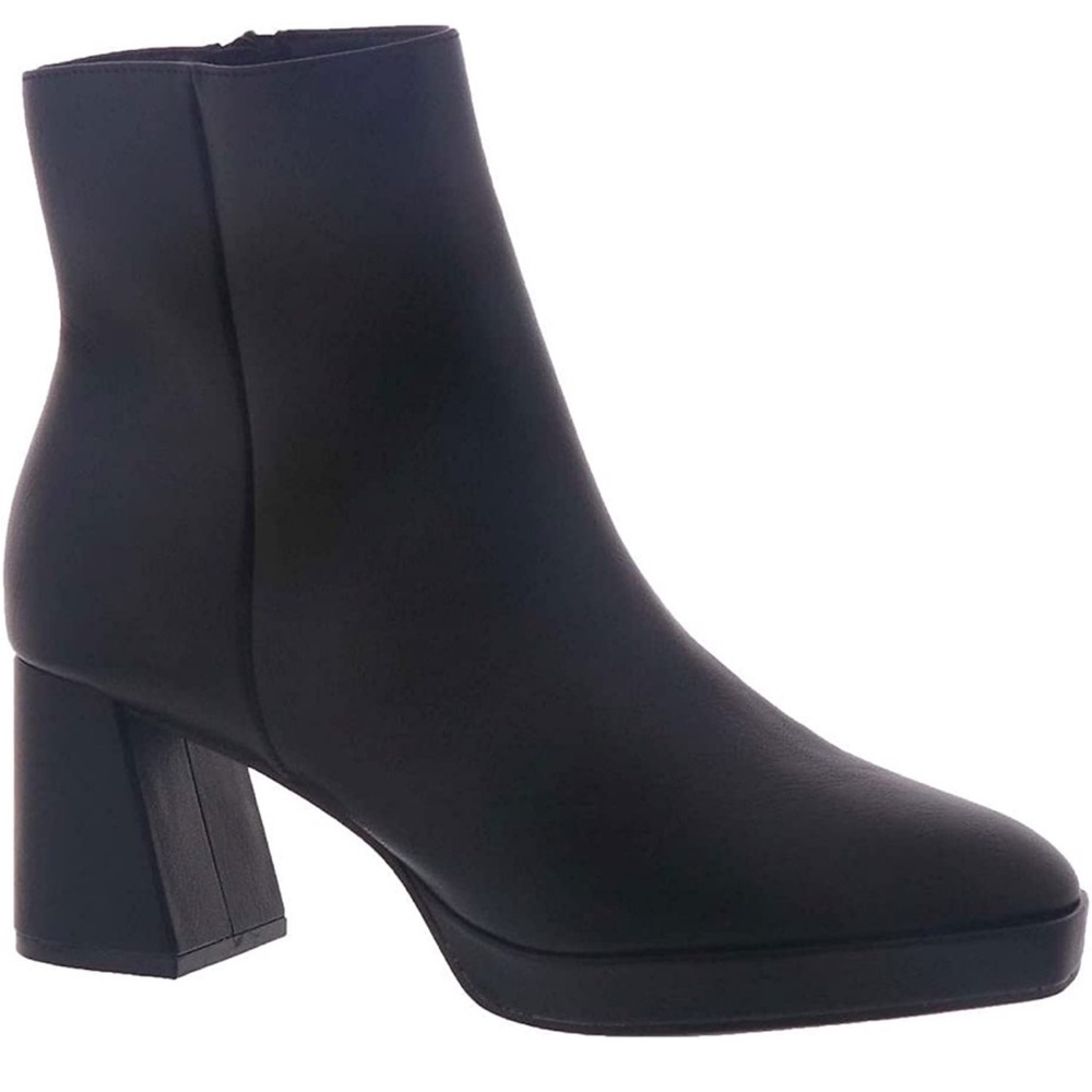 Chinese Laundry Dodger ankle bootie NIB